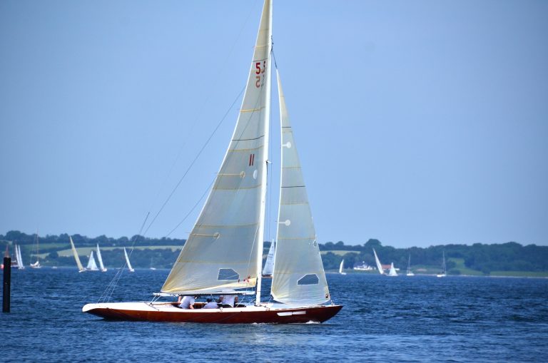 Kleine Meterklassen sind KLASSE - 5.5mR - Noordster classic yachting